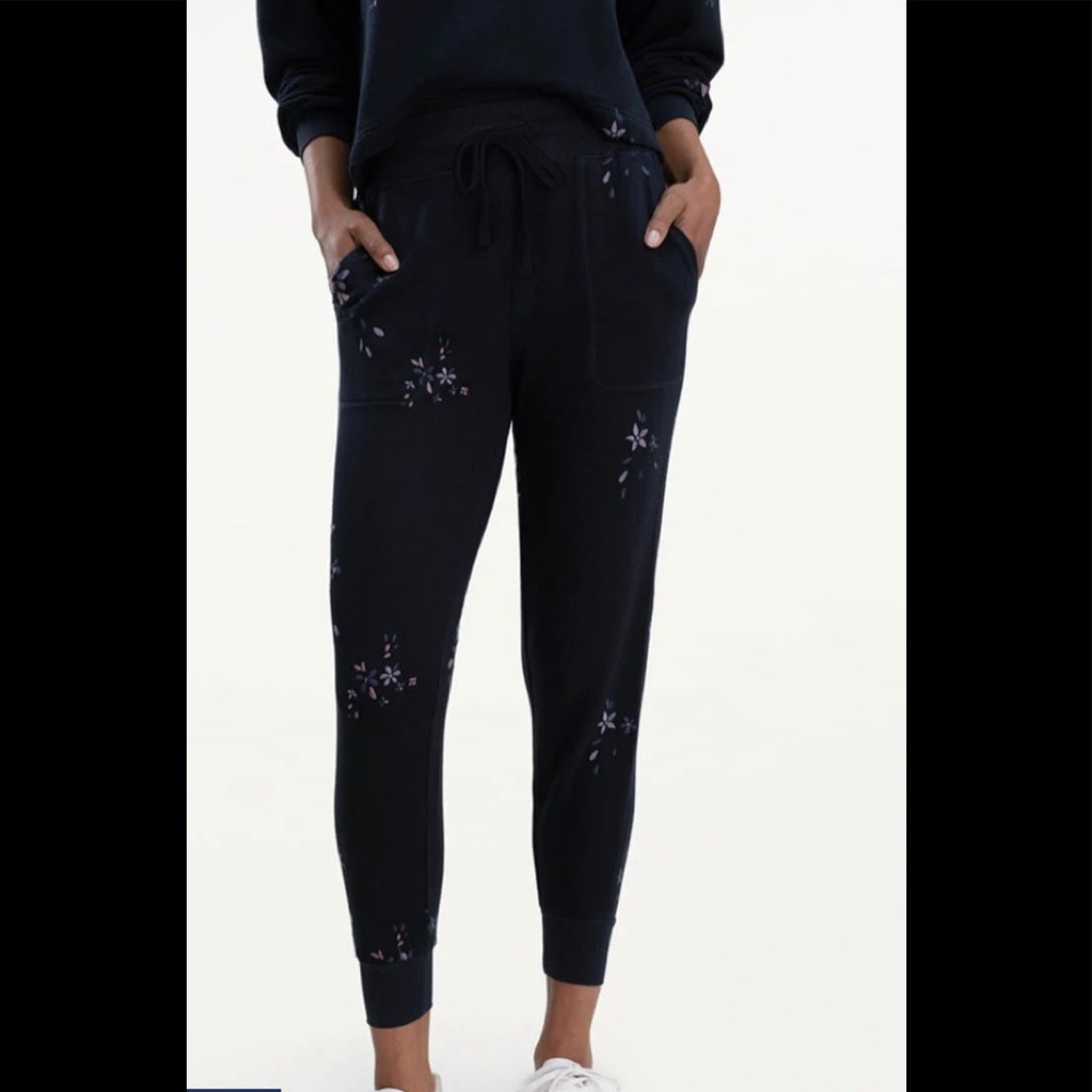 🆕NWT Splendid navy Love Me Joggers